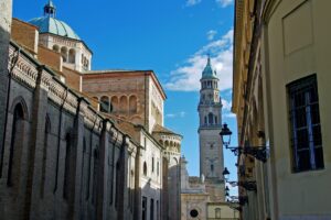 Parma – Historische Schönheit und kulinarische Genüsse in der Emilia-Romagna