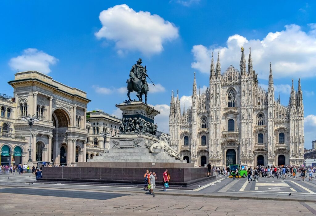 italy, milano, duomo square